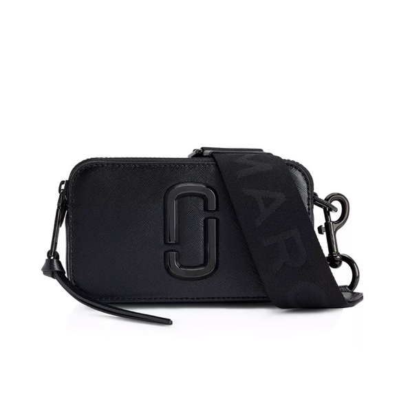 Marc Jacobs Handbags - Marc Jacobs crossbody bag